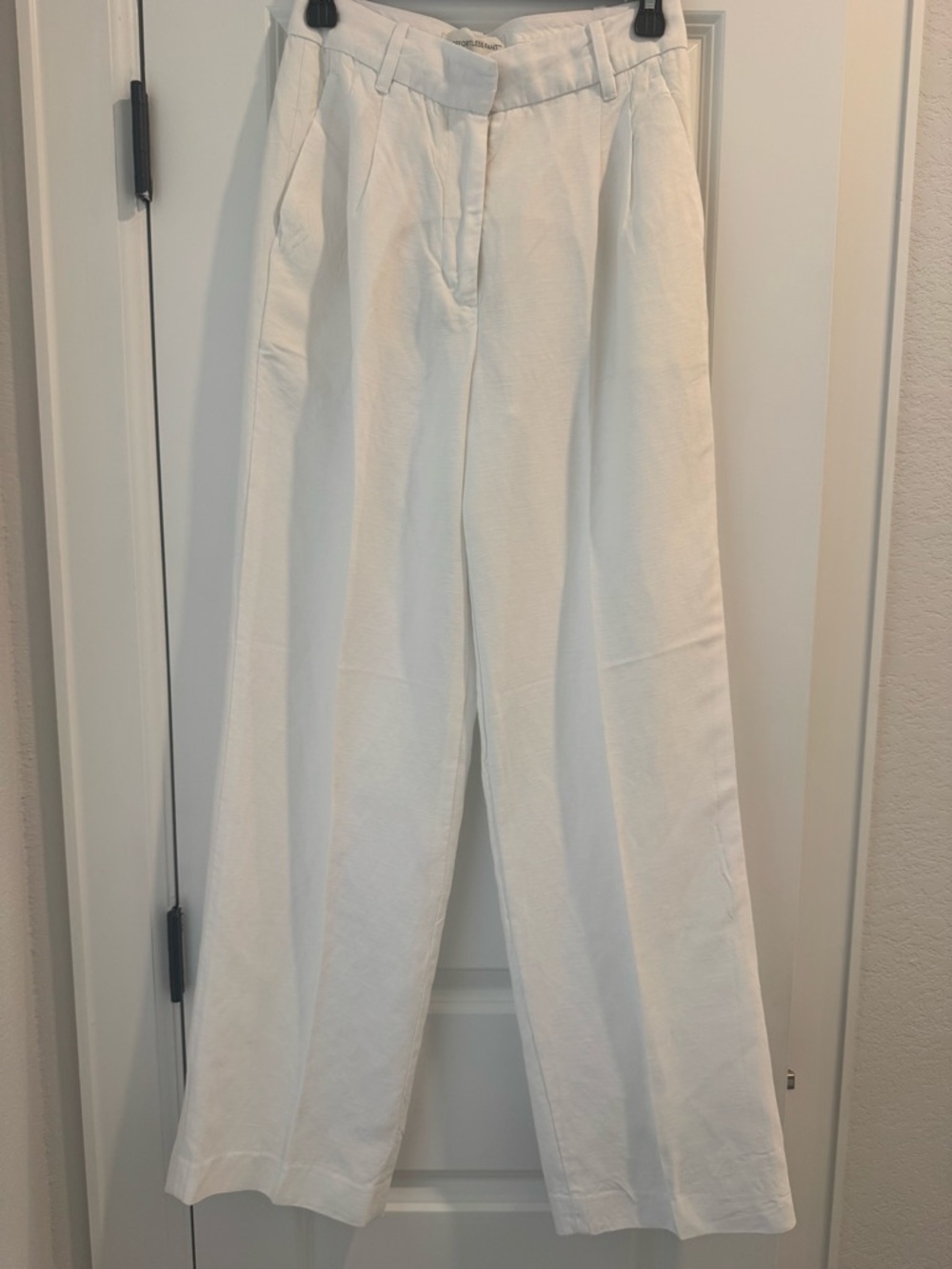 Wilfred by Aritzia “Effortless” Linen Shorts Trousers